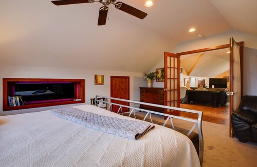Schuylerville House | Comfy Schuylerville Carriage Getaway w/ Views