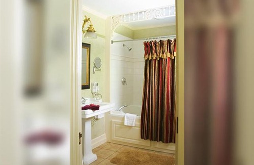 Warrensburg Bed & Breakfast | Cornerstone Victorian Bed and Breakfast