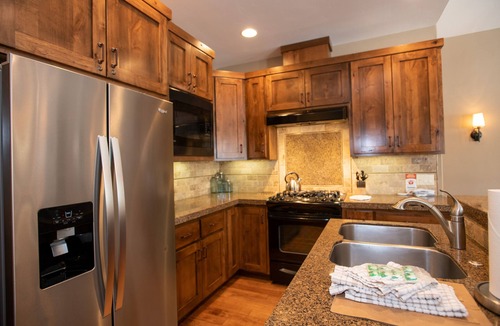 Sunriver Cabin | Cozy Caldera Stay with Access to Forest House