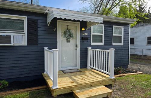 Hampton House | Cozy Haven in Hampton Roads Near Beaches, Military Bases & Historic Sites