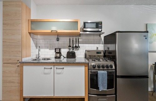 Buckhead Apartment | (CPB) World Cup Studio Ideal for Couples or Small Groups