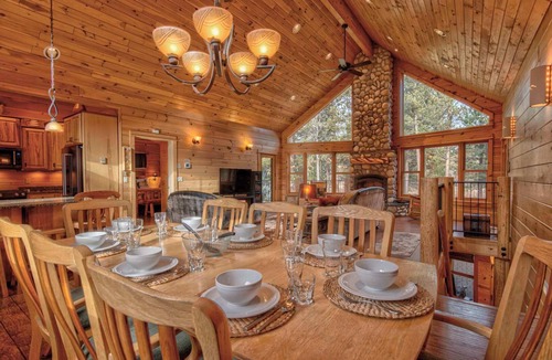 Oregon Water Wonderland Cabin | Custom Built Log Cabin Deschutes River, floating