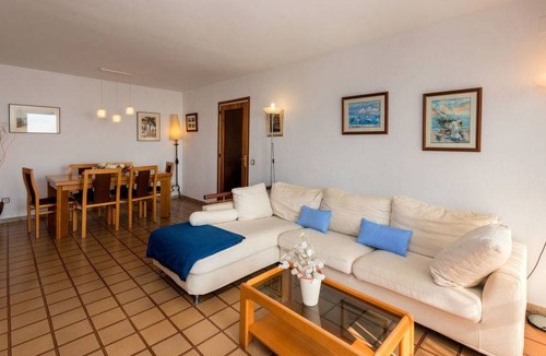 Calella Apartment | Edificio Blanqueries