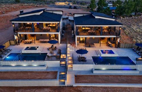 Moab South Valley House | Exclusive Retreats Desert Vista Retreat- Moab Estate for Large Groups- Pool, Spa