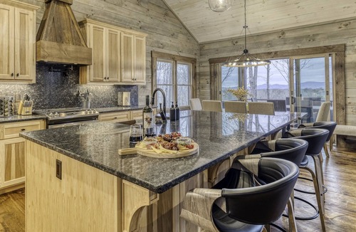 Mineral Bluff Cabin | Heated Pool, Views, Sauna & Cold Plunge, 5 Kings, Hot Tub, Peloton & Playground