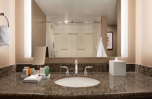 Ballston Hotel | Hilton Arlington
