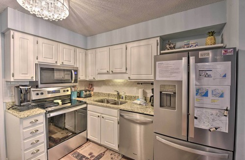 Folly Field Condo | Hilton Head Condo: Beach Supplies, Walk to Shore!