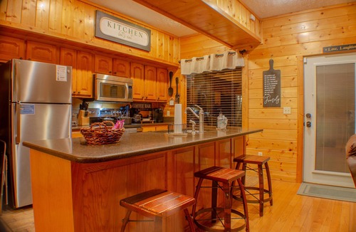 Pigeon Forge Cabin | Hoedown Hideaway - Walk to pool/No scary drive/Game room/Prime location/Hot tub