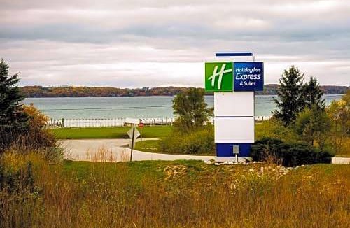 Acme Hotel | Holiday Inn Express Hotel & Suites Acme-Traverse City, an IHG Hotel