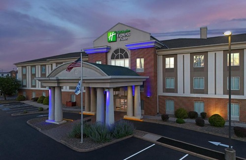 Chambersburg Hotel | Holiday Inn Express & Suites by IHG Chambersburg by IHG