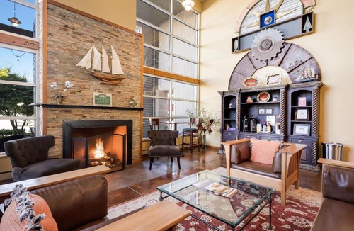 Northwest Everett Hotel | Inn at Port Gardner-Everett Waterfront, an Ascend Collection Hotel