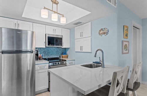 Cedar Key Condo | Island Place 102 Perfect Downtown Getaway w/Pool!