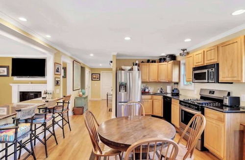 Warren County House | Lake George 3 Cabin Oasis w/Dock Access