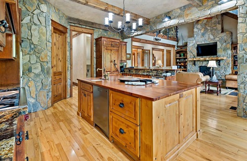 Marion Lake Club Cabin | Lakefront Retreat | Luxury Home with Gorgeous VIEWS & Private Dock!