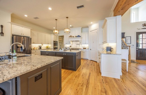Star Harbor House | Lakefront Villa Infinity Pool + Hot Tub Dock Kayaks 6BR near Dallas