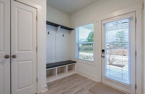 Cartersville House | LakePoint 2 Mi, Sleeps 12, Pets, Games, Grilling