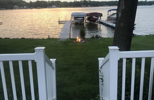 Sister Lakes House | Lumos House on Magician Lake