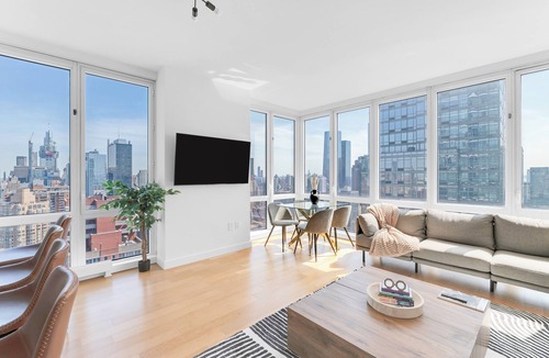 Hell's Kitchen Apartment | Luxury 2BR/2BA Apartment with Stunning NYC Skyline Views
