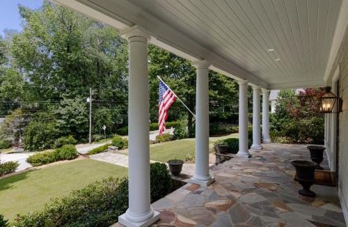 North Buckhead House | Luxury 5BR Buckhead Home World Cup Ready