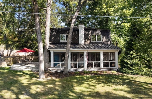 Grand Beach House | Maple Haven - A grand beach getaway