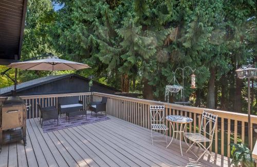 Lake Stevens House | Modern Forest Escape, Near Lake Stevens & Hikes