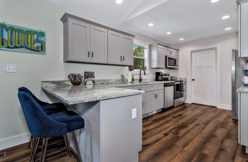 Leicester Cottage | Mountain Cottage 15 mins from Asheville, hiking, Biltmore, waterfalls, weddings!