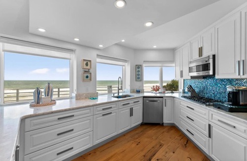 South Ponte Vedra Beach House | Ocean Therapy: Luxe 4-Story Beachfront w/ELEVATOR & Sky Deck