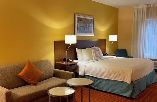 Chambersburg Hotel | Perfect hotel with beautifully decorated rooms conveniently located off of I-81