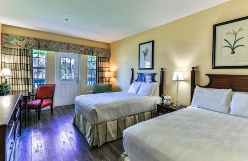 Crystal River House | Perfect Location for Family Getaway! Two Spacious Rooms, Outdoor Swimming Pool