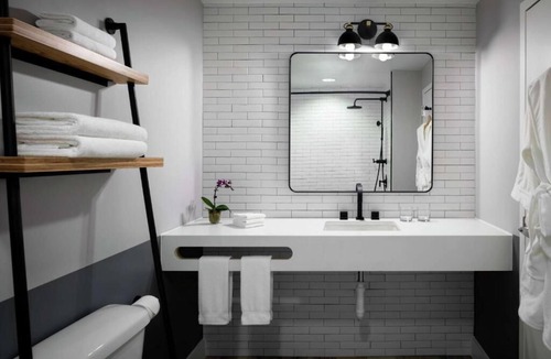 Cambridge Hotel | Pet-friendly Cambridge Stay Near Tufts University!