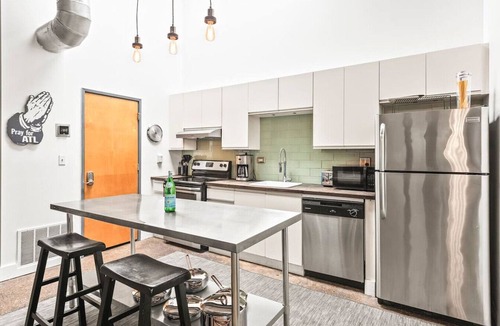 Old Fourth Ward Apartment | Pet Friendly | King Bed | Beltline Access