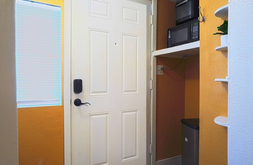 Downtown Las Vegas House | Private 2 Bedroom Guesthouse Near Fremont!