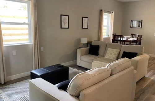 Acme House | Private Home 5 mins to Horse Show/Hiking/Golf