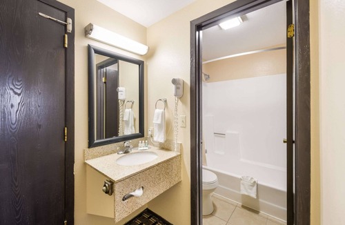 Clovis Hotel | Quality Inn Clovis