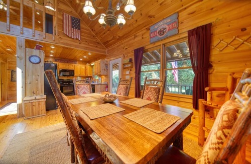 Suches Cabin | River Mornings, Hot tub Evenings, Repeat