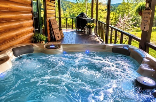 Suches Cabin | River Mornings, Hot tub Evenings, Repeat