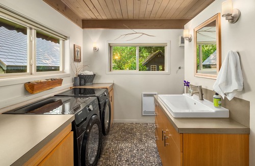 Gold Bar Cabin | Riverfront, dog-friendly cabin with breathtaking mountain views - near trails