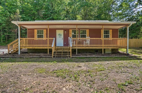 LaFayette House | Rock Spring Hideaway with Large Yard and Grill!