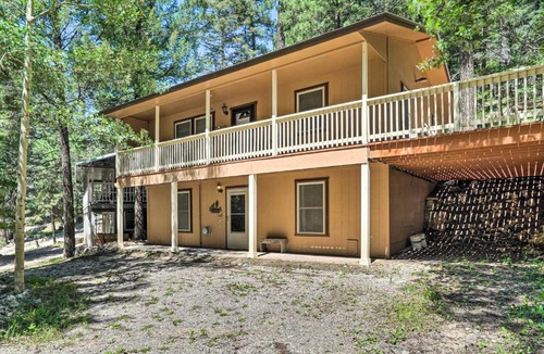Cloudcroft House | Rustic Cloudcroft Home about 2 Mi to Ski Slopes!