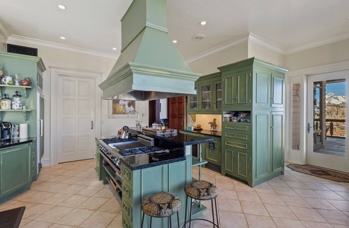 Mountain Village House | Saison Cinq | Architectural Masterpiece Overlooking the Four Seasons