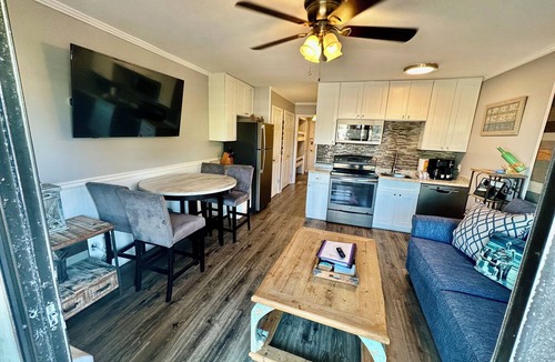 Hilton Head Island Condo | Seabatical-Beautiful ocean view! w/new bikes & Chairs