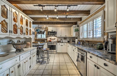 Mableton Cabin | Serene Mableton Cabin - 13 Mi to Downtown Atlanta!