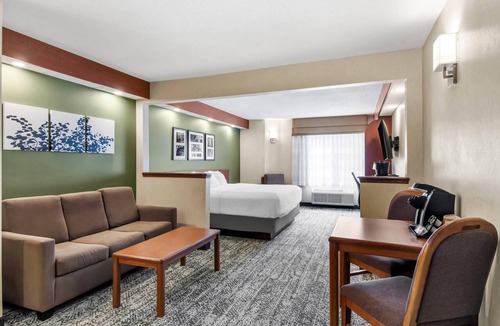 Acme Hotel | Sleep Inn & Suites Bay View Acme - Traverse City