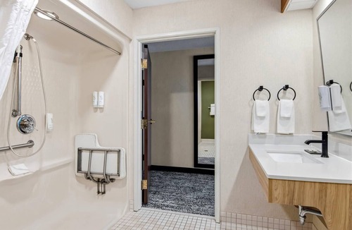 Acme Hotel | Sleep Inn & Suites Bay View Acme - Traverse City