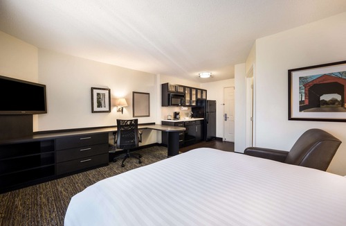 Gwinnett Place Hotel | Sonesta Simply Suites Atlanta Gwinnett Place