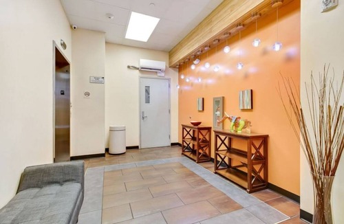 Central Business District Hotel | Spacious Condo Steps from French Quarter and Bourbon St