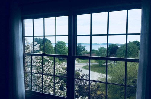 Acme House | Spacious, minutes from Traverse City, Williamsburg a country setting. 2700 sq.