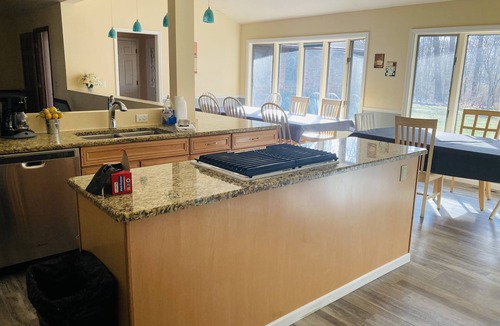 Mishawaka House | Spring Break Retreat w/Pool Near Notre Dame