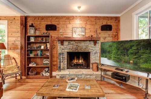 Big Canoe House | Stars Align Cottage - Relaxing Hot Tub Comfy Outdoor Seating More
