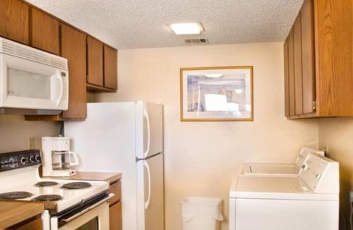 Amelia City Condo | Surf & Racquet Club C102